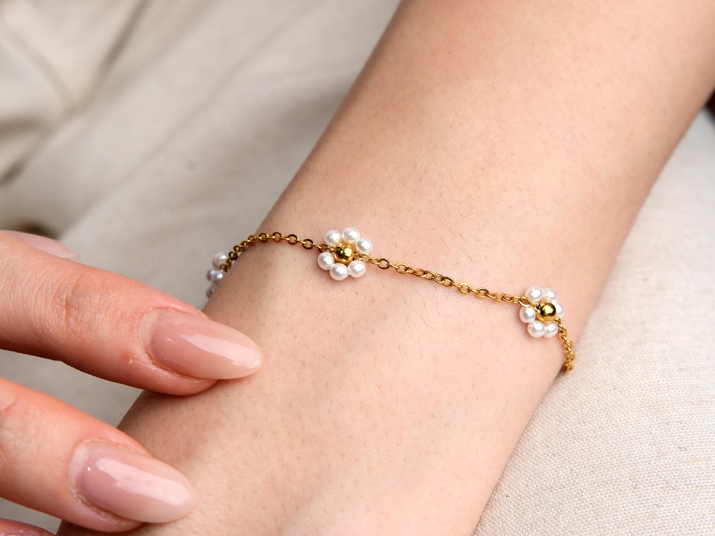 Daisy Pearl Bracelet