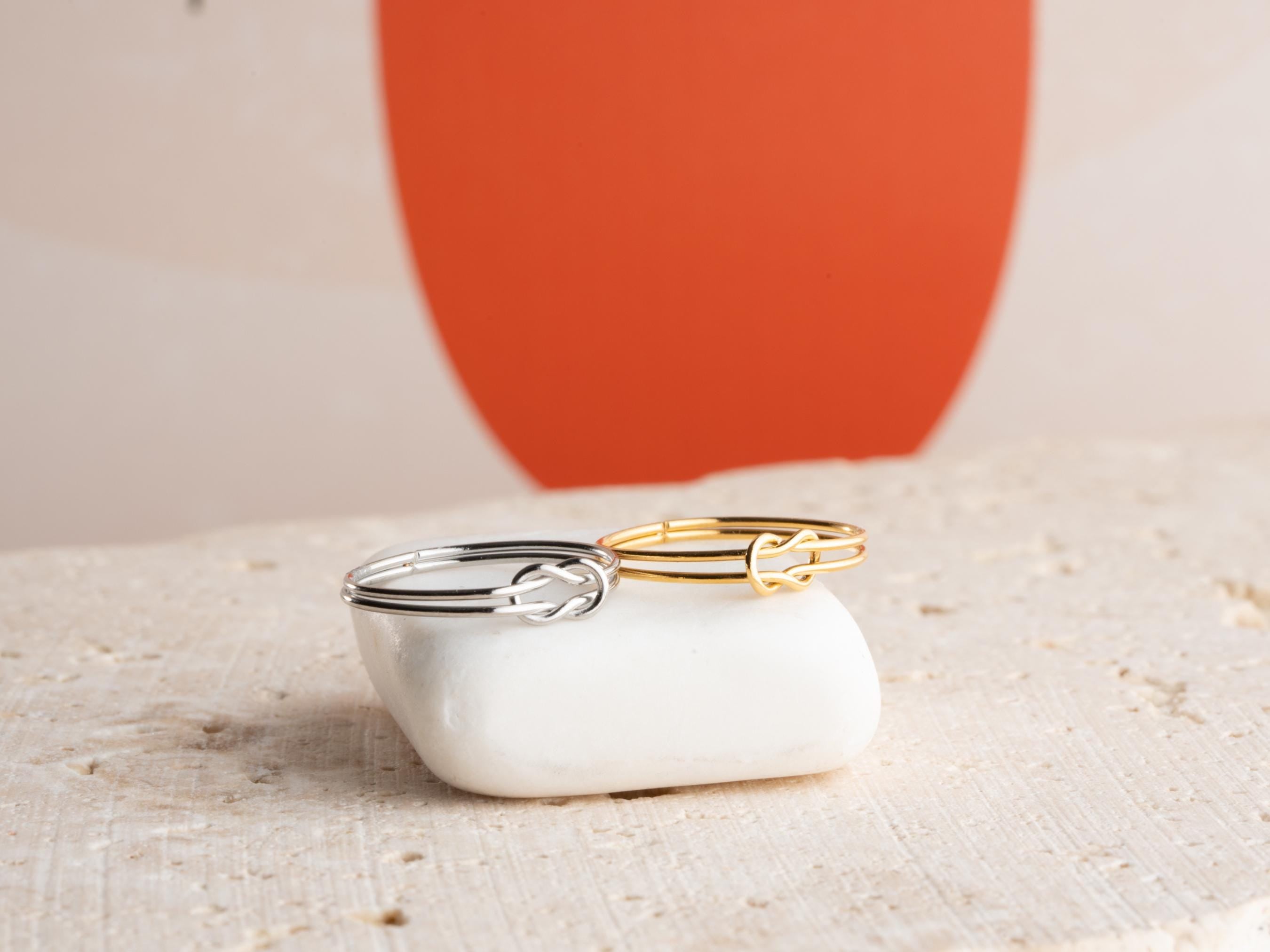 Elegant Knot Ring