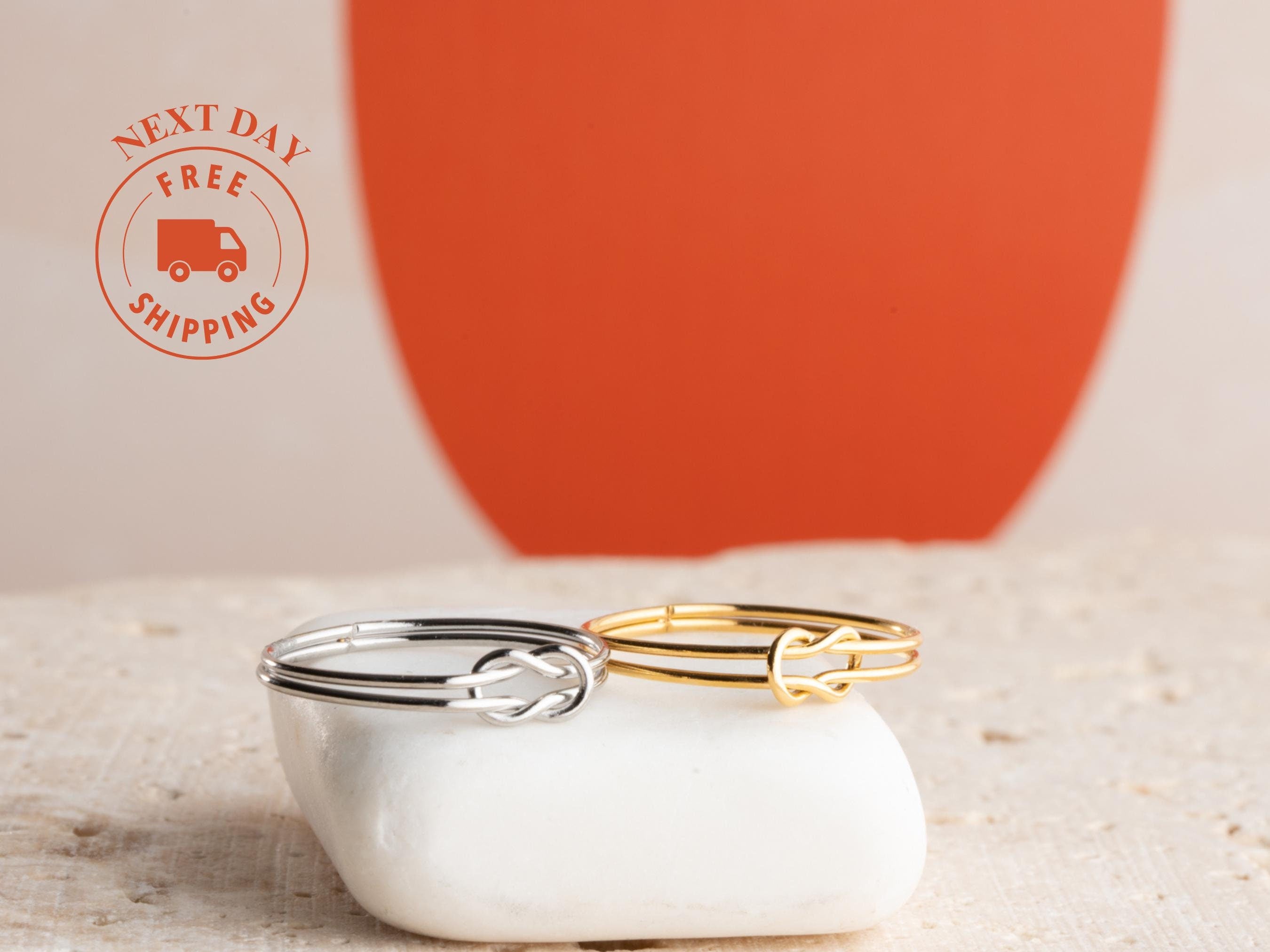 Elegant Knot Ring