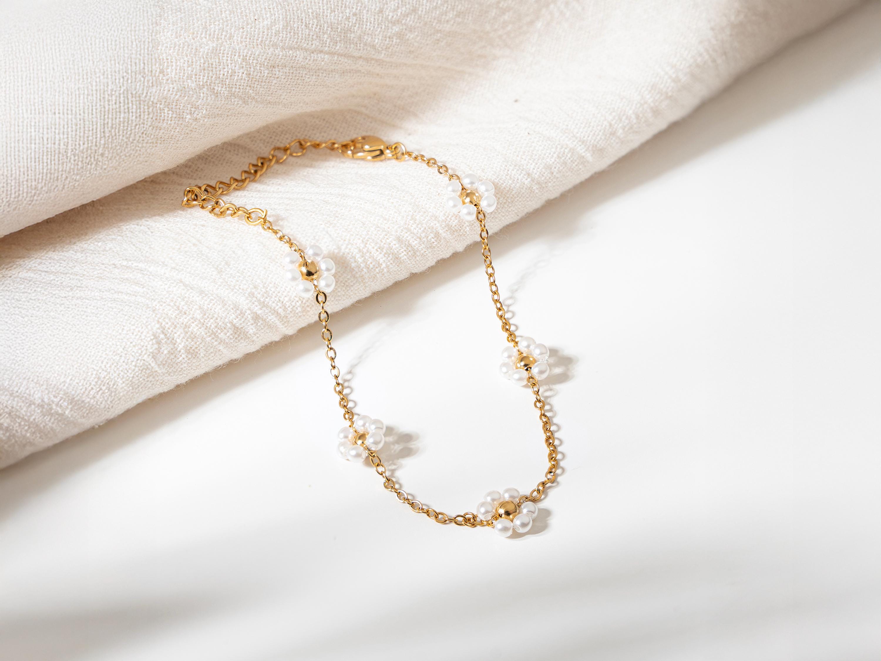 Daisy Pearl Bracelet